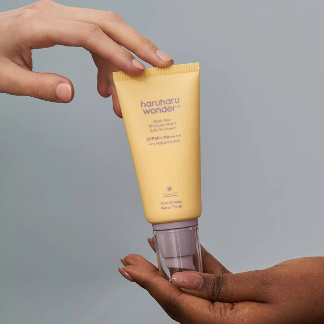 Black Rice Moisture Airyfit Sunscreen - 50 ml - Image 4