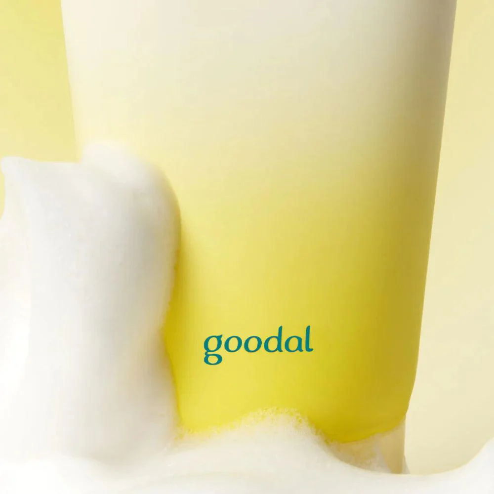 Green Tangerine Vita-C Cleansing Foam - 150 ml - Image 4