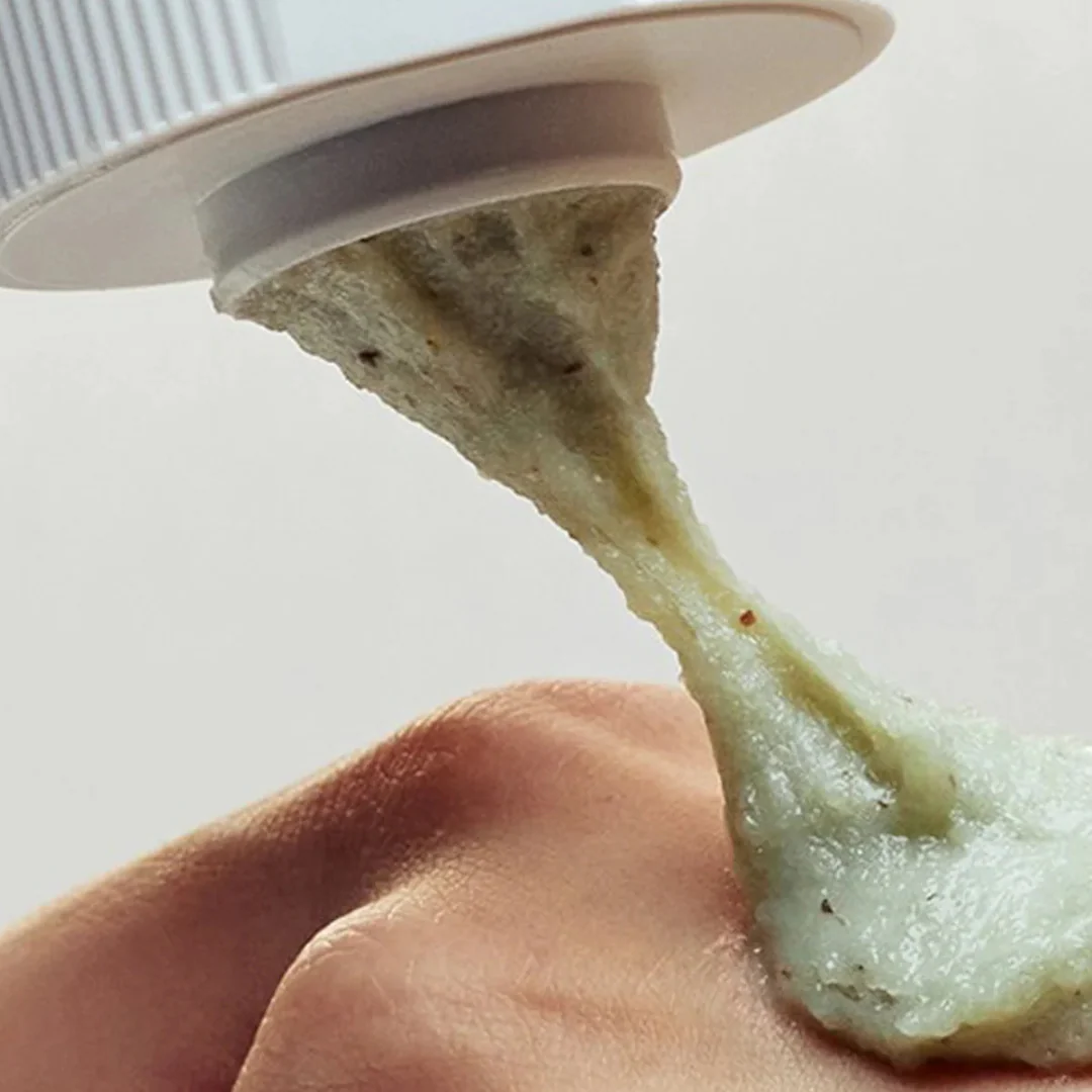 Green Tea + LHA Deep Pore Rice Cake Cleanser - 150 g - Image 3