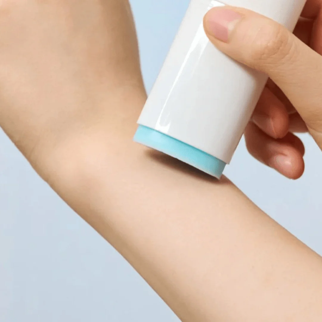Hyalu-Cica Silky-Fit Sun Stick (SPF50+ PA++++) - 7 g/20 g - Image 5