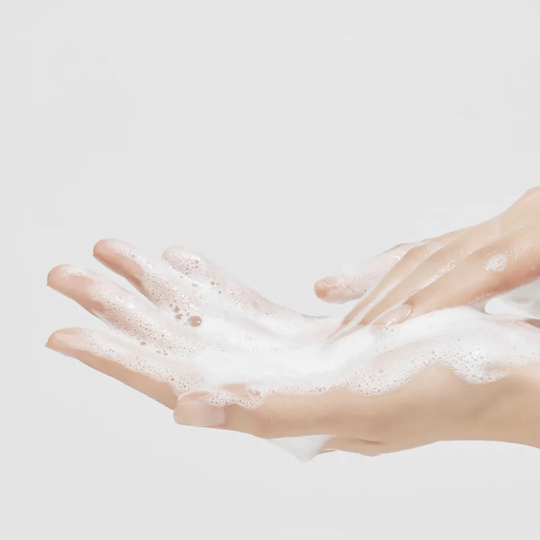 pH Balancing Soothing Cleansing Foam - 150ml - Image 4